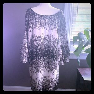 Leslie Fay black and white stretch dress